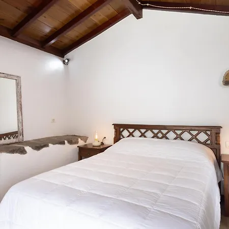 Eden Sagitta Alfa Retreat בית נופש *