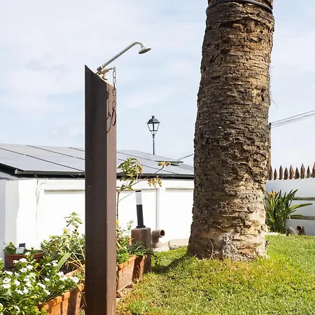 Eden Sagitta Alfa Retreat Prázdninový dům *